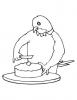 Ausmalbild Vogel schneidet Kuchen an